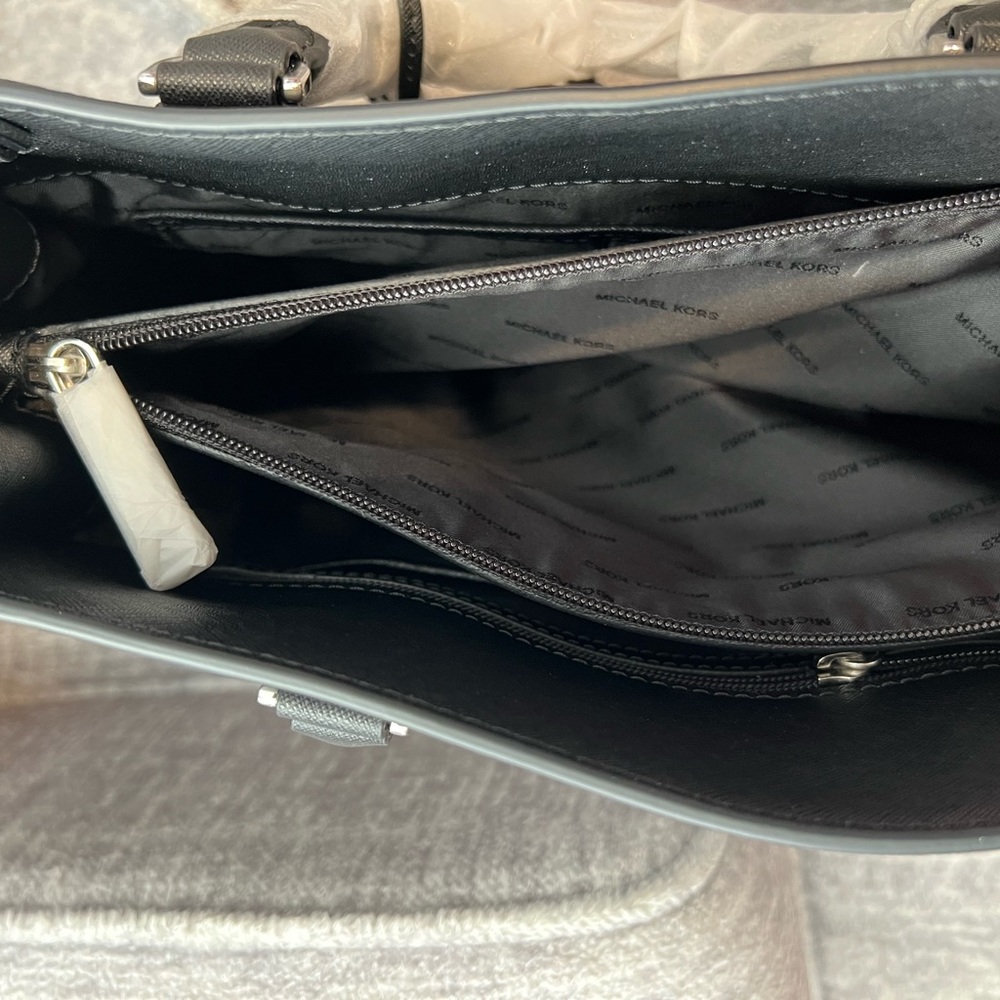 *NWT* Michael Kors Black Leather Emma Bag - Picture 12 of 16